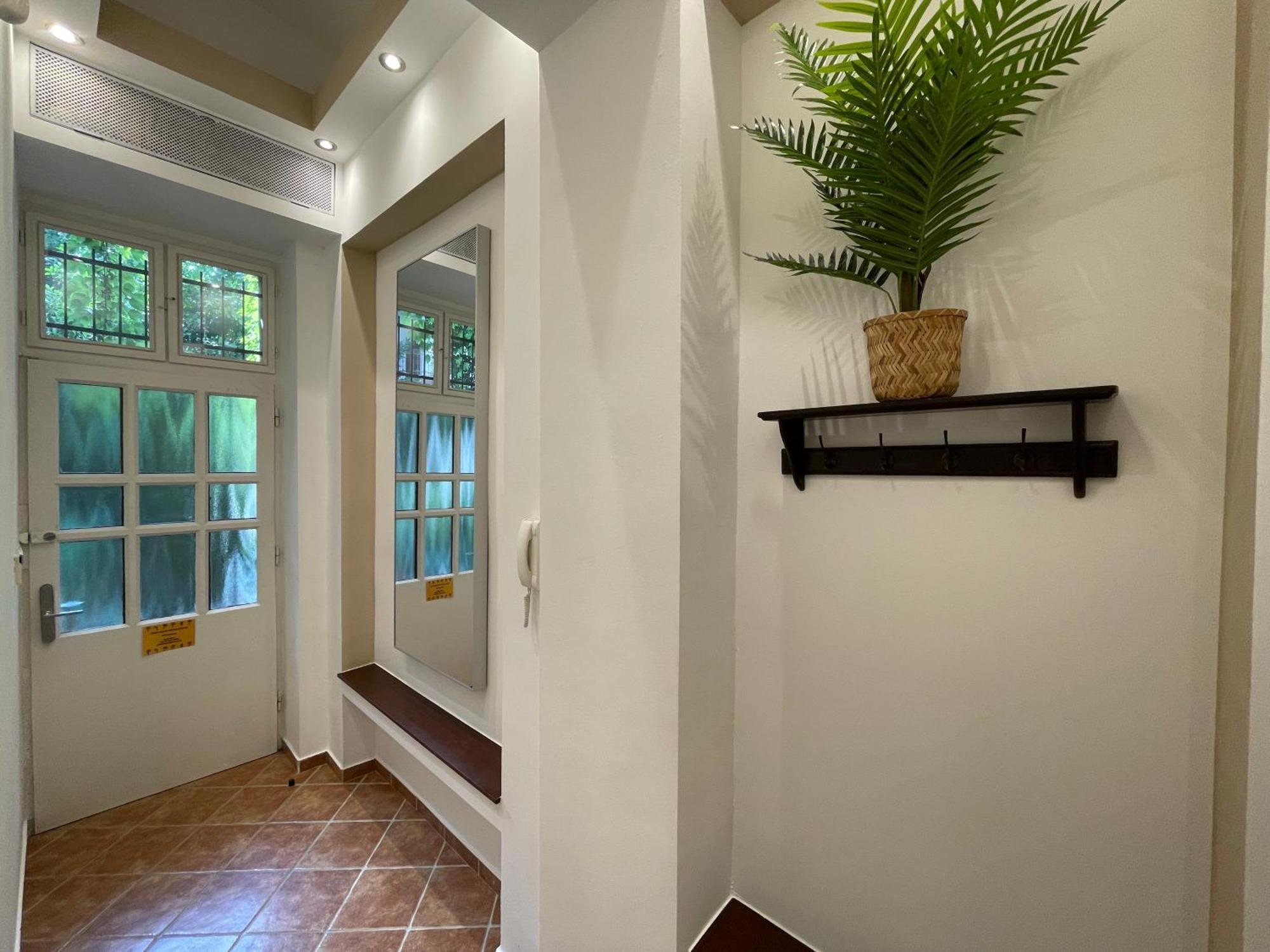 Palms Apartments Будапеща Екстериор снимка